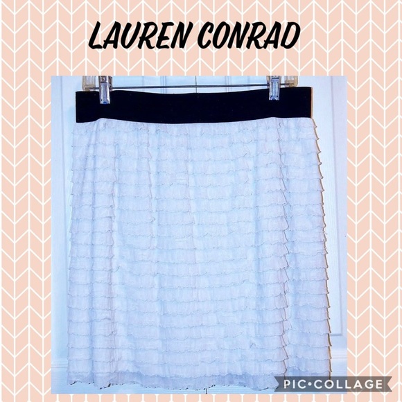 LC Lauren Conrad Dresses & Skirts - LAUREN CONRAD Size Large Ivory Ruffle Skirt